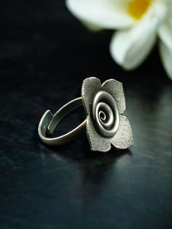 Oxidised Rose Finger Ring