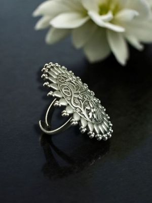 Vintage Look Floral Art Ring