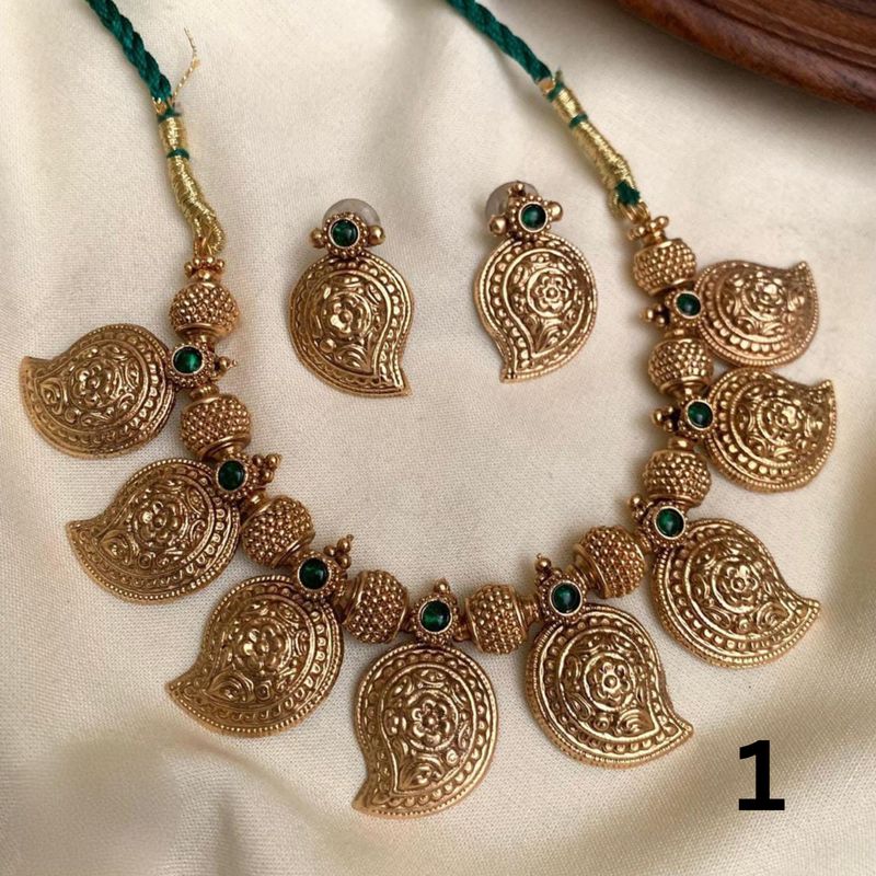 Mango Motif Chokerset