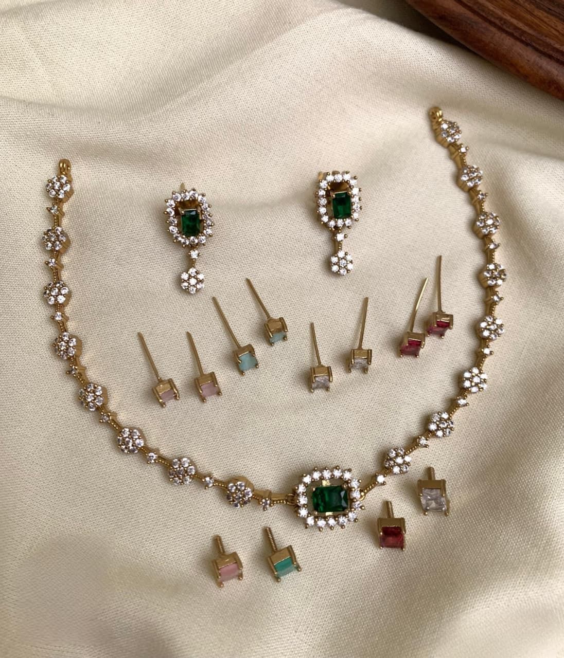 5-in-1 Chokerset With Interchangeable Stones