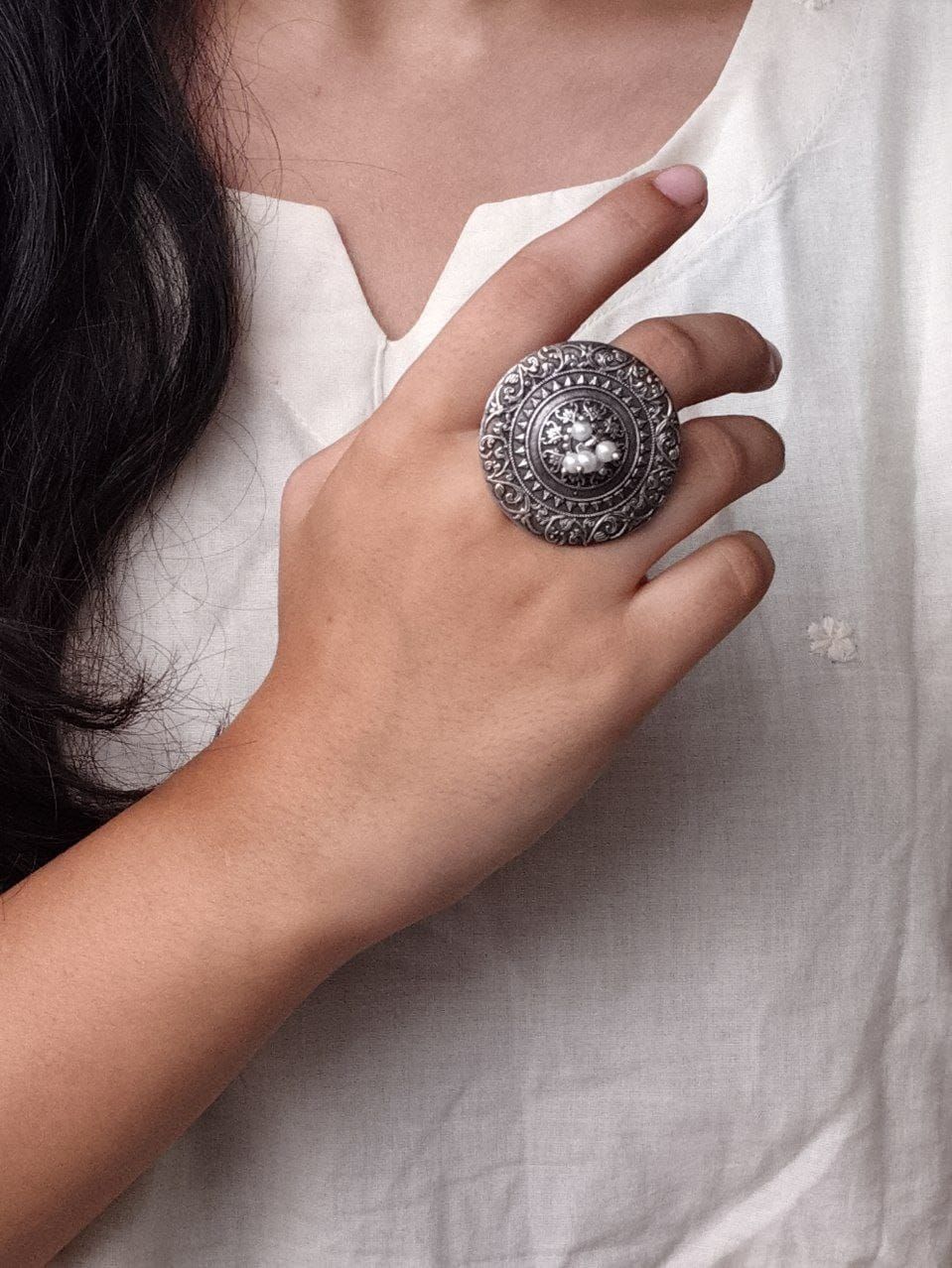 Adjustable Pearl Finger Ring