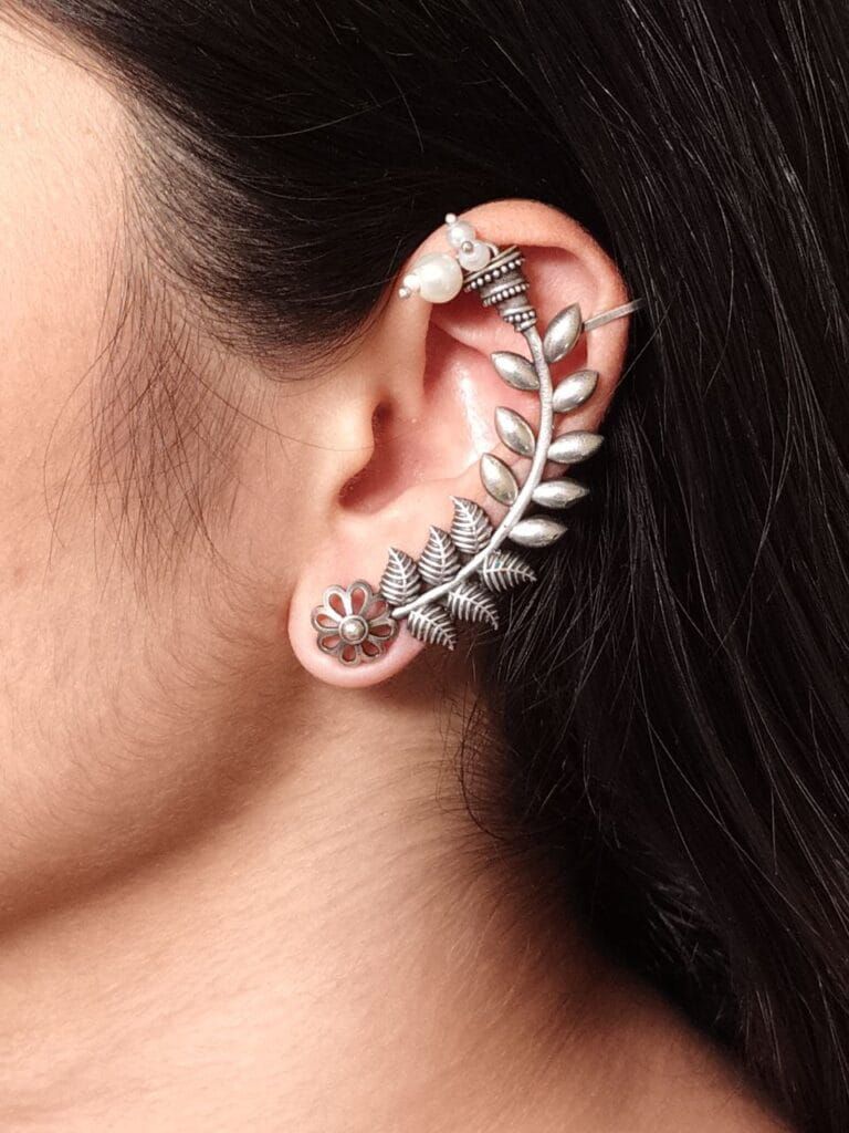 Oxidized Leaf Earcuff