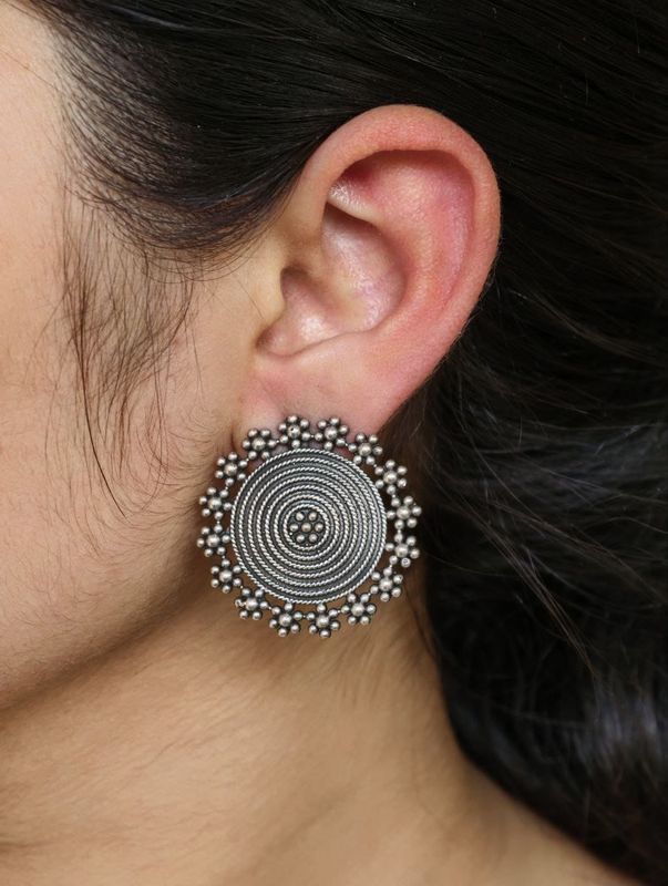 Round Stud Earring