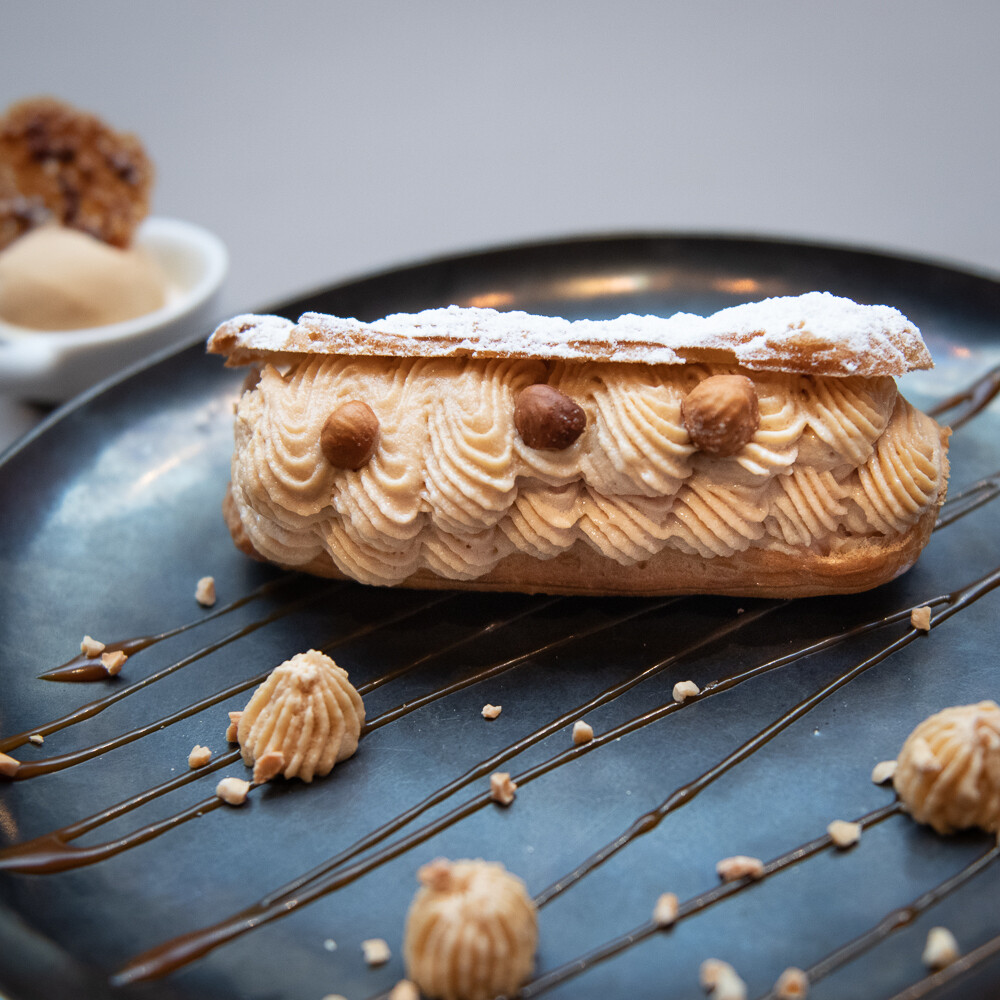 L'éclair ou choux facon Paris Brest, noisettes torréfiées