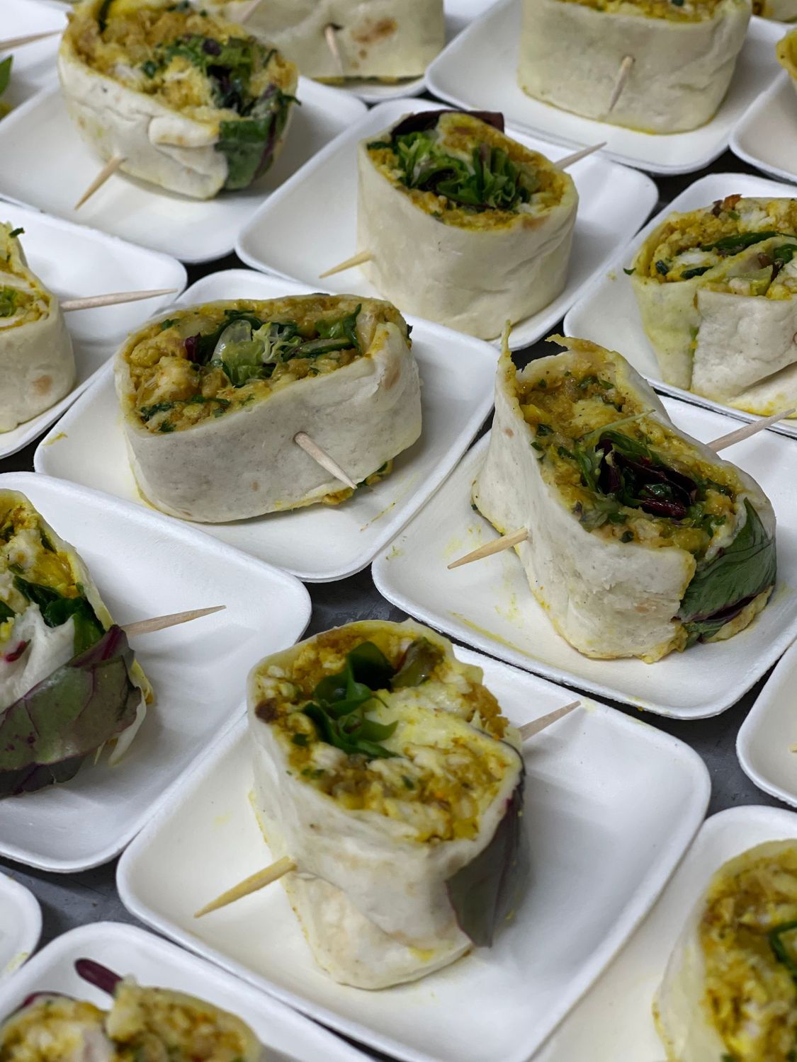Mini Wraps poulet au curry, crevette facon thai (10 pièce)