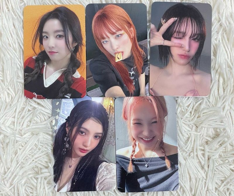 RED VELVET &quot;COSMIC&quot; POB ONLY
