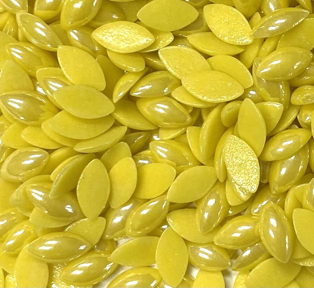65 Pearlized Yellow Glass Petals 12mm
