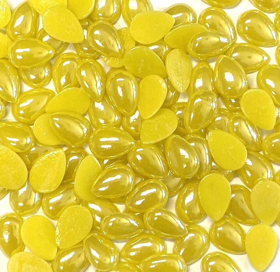50 Pearlescent Lemon Yellow Glass 12mm Teardrop Tiles