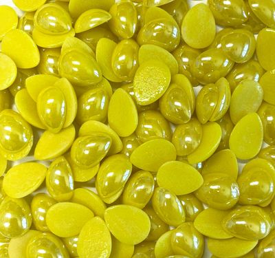 50 Pearlescent Yellow 14mm Glass Teardrop Tiles