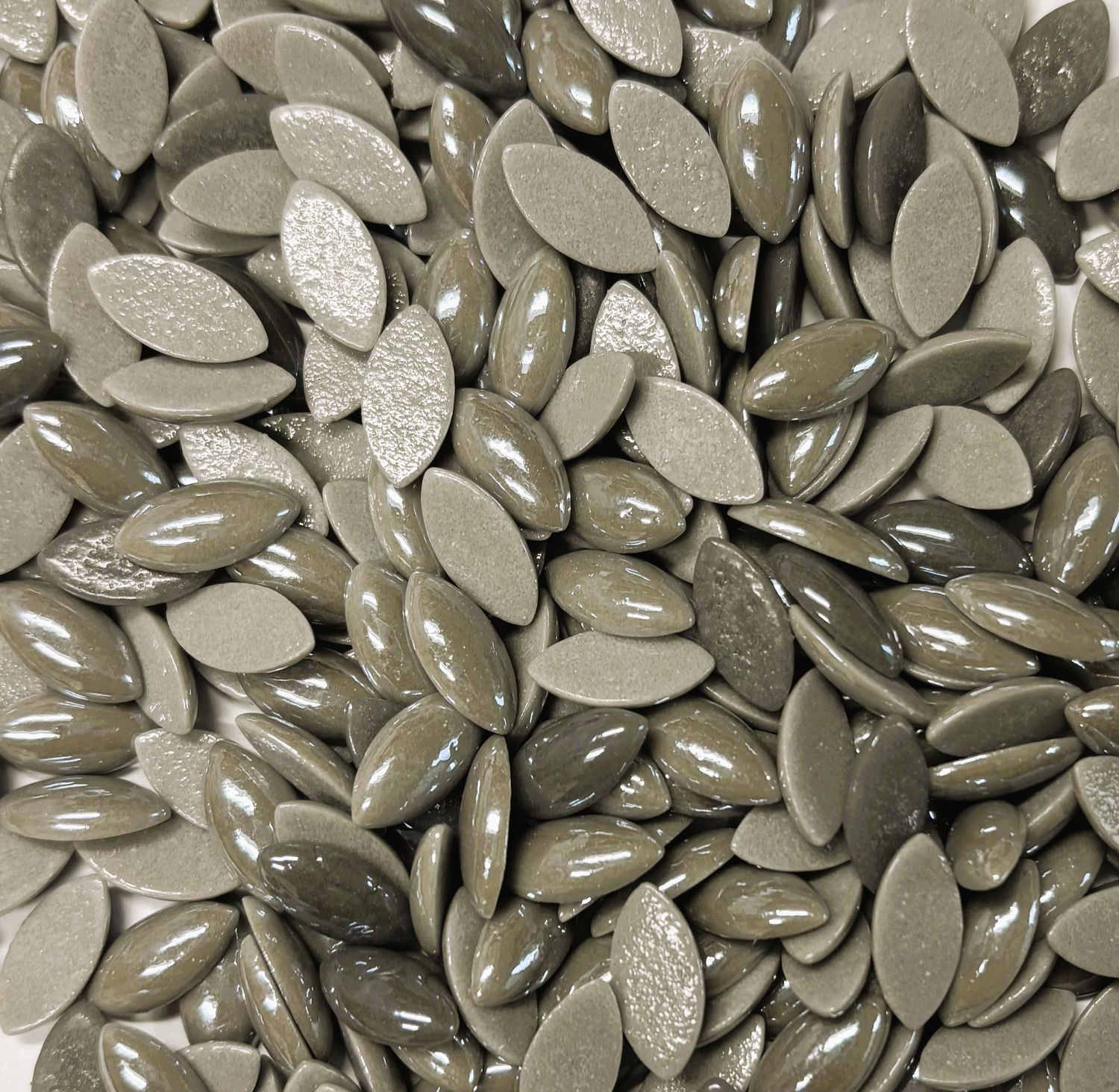 50 Pearlized Gray Mix Glass Petals 14mm