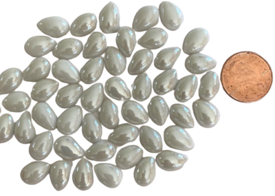 50 Pearlescent White Glass 12mm Teardrop Tiles