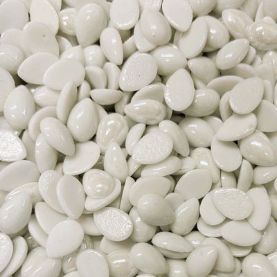 50 Pearlescent White Glass 12mm Teardrop Tiles