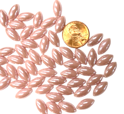 50 Pearlized Light Pink Glass Petals 14mm
