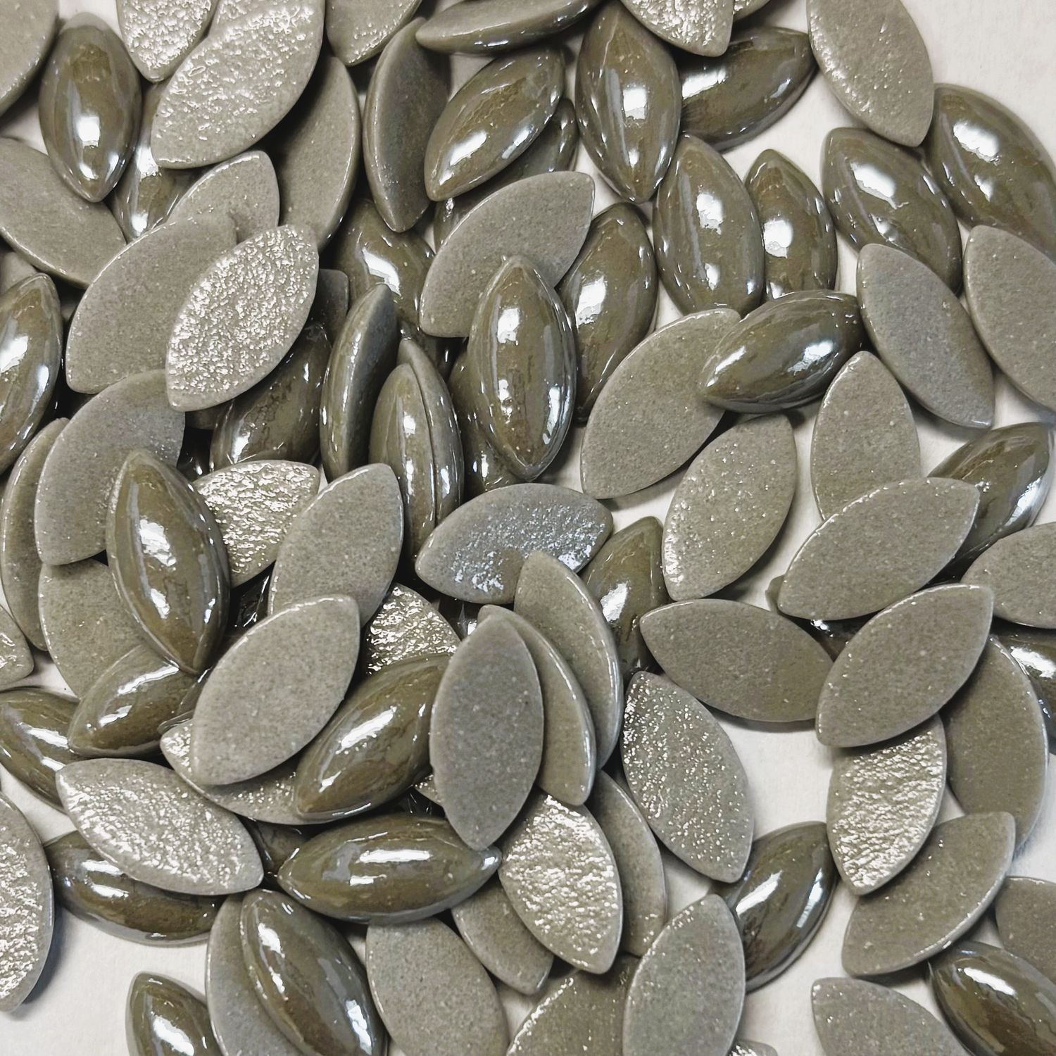 50 Pearlized Light Gray Glass Petals 14mm
