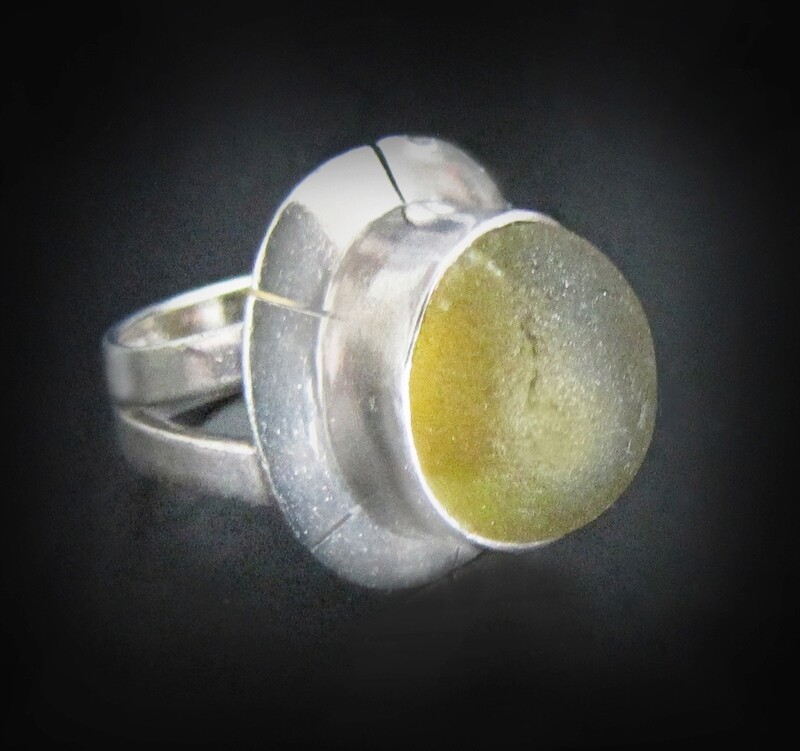Golden Yellow-Green - Size 6.25