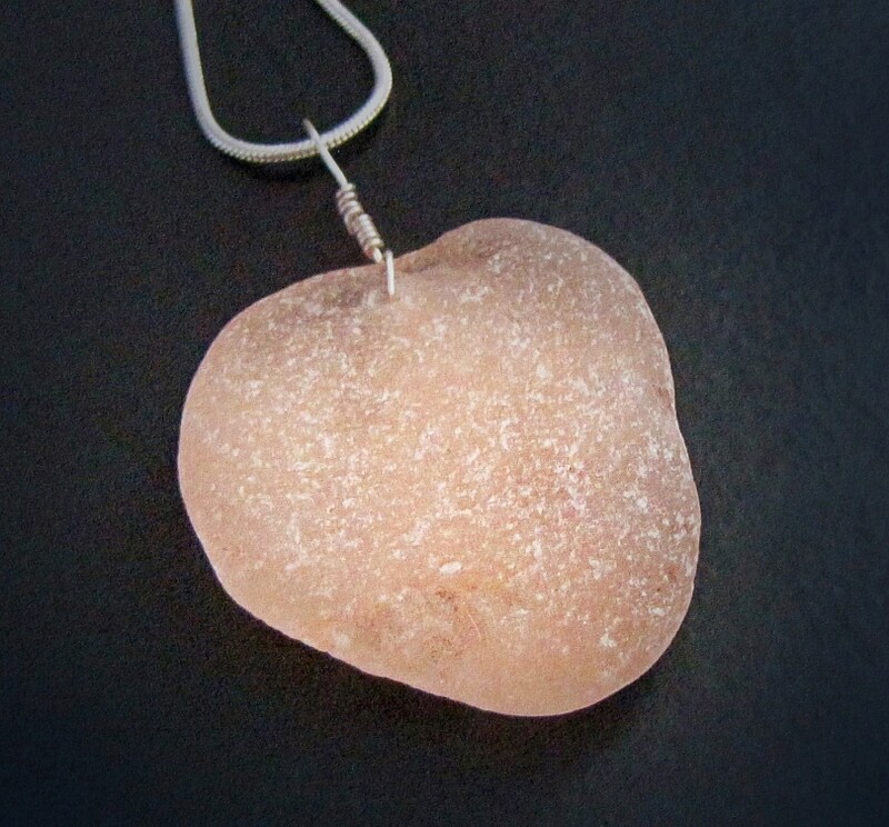 Lg. Shapely Nude Heart