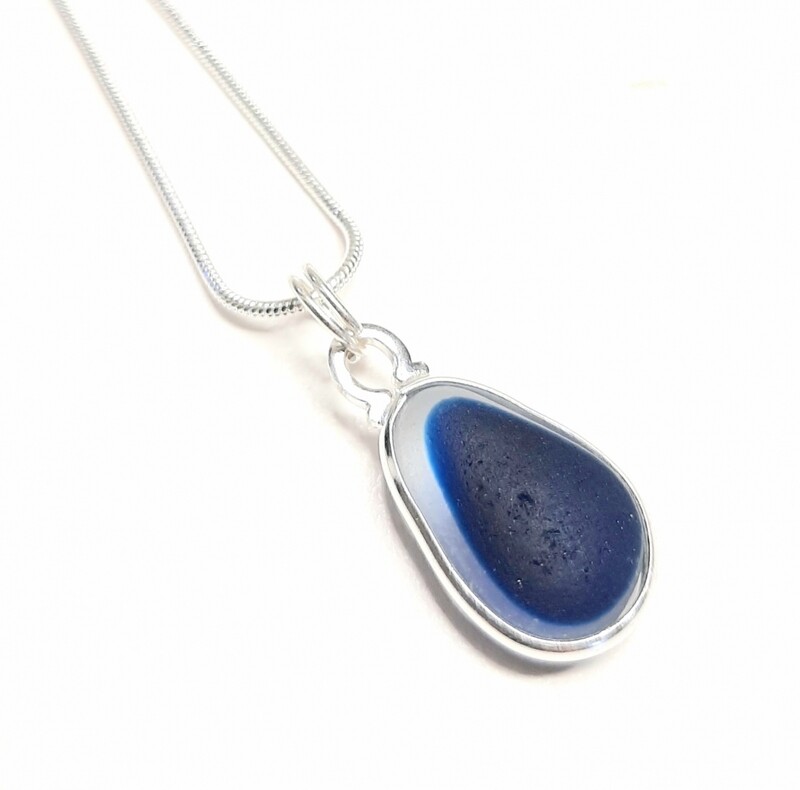 Pristine Blue & White Bezel Wrap
