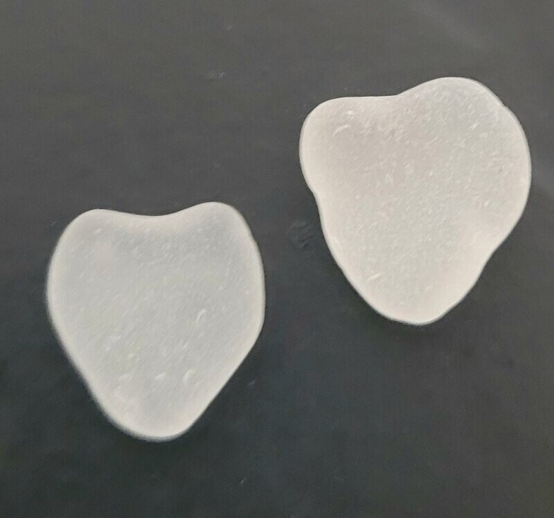 Shapely White Heart Pair