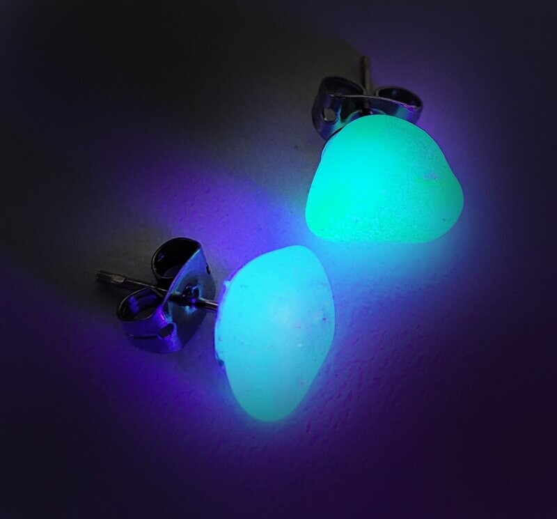 UV Lime Green Posts