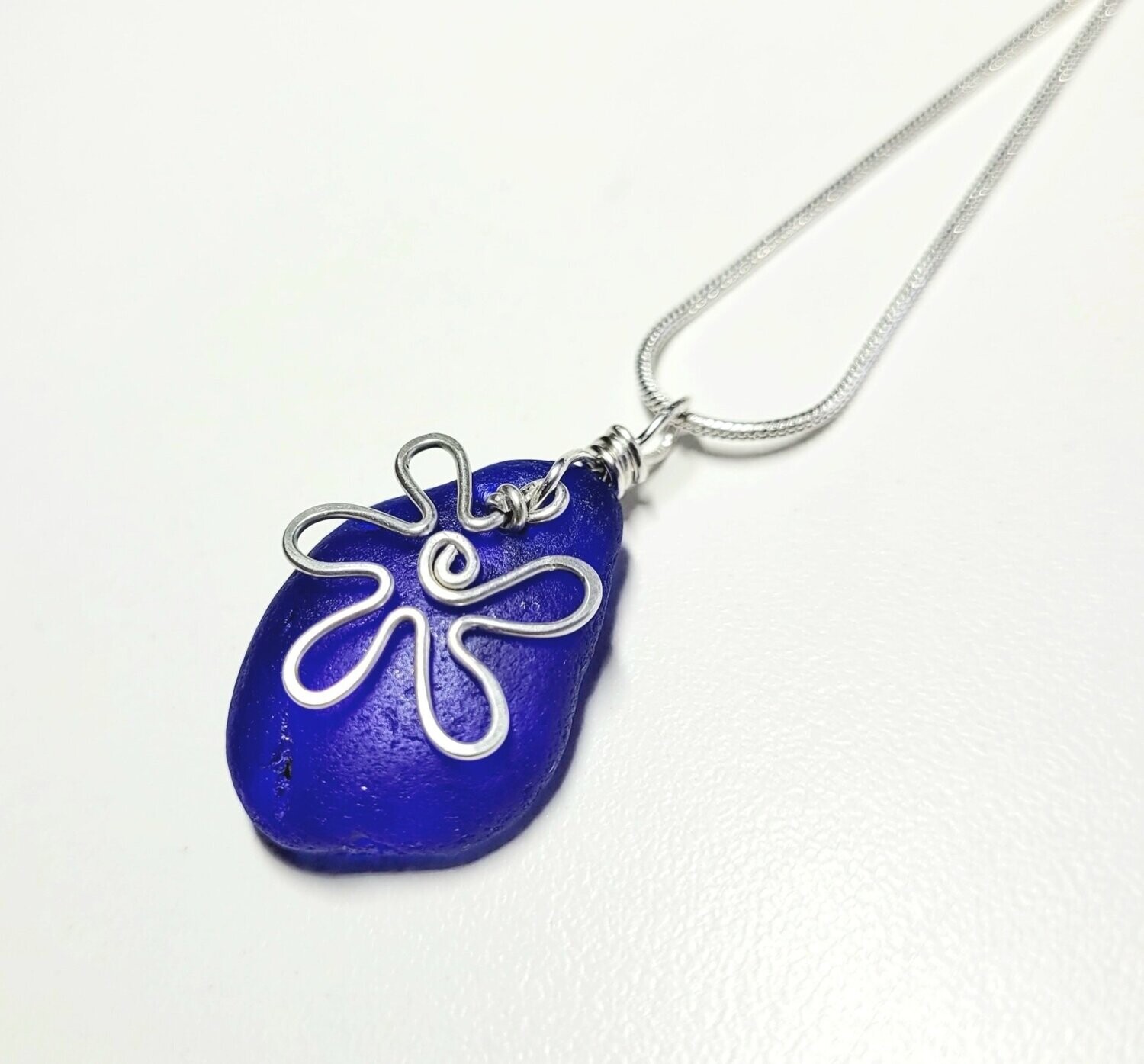 Cobalt Blue Daisy Necklace Cobalt Blue Daisy Necklace