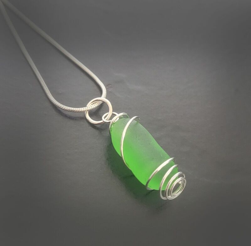 Spiraled Emerald Green Beauty