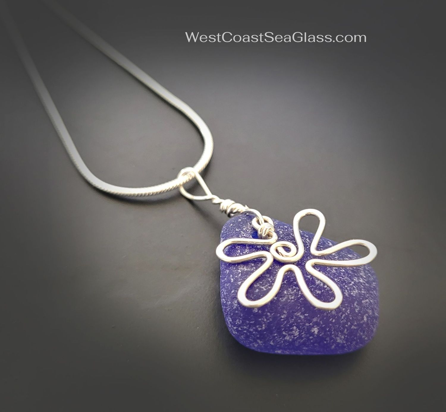 Cobalt Blue Daisy Necklace