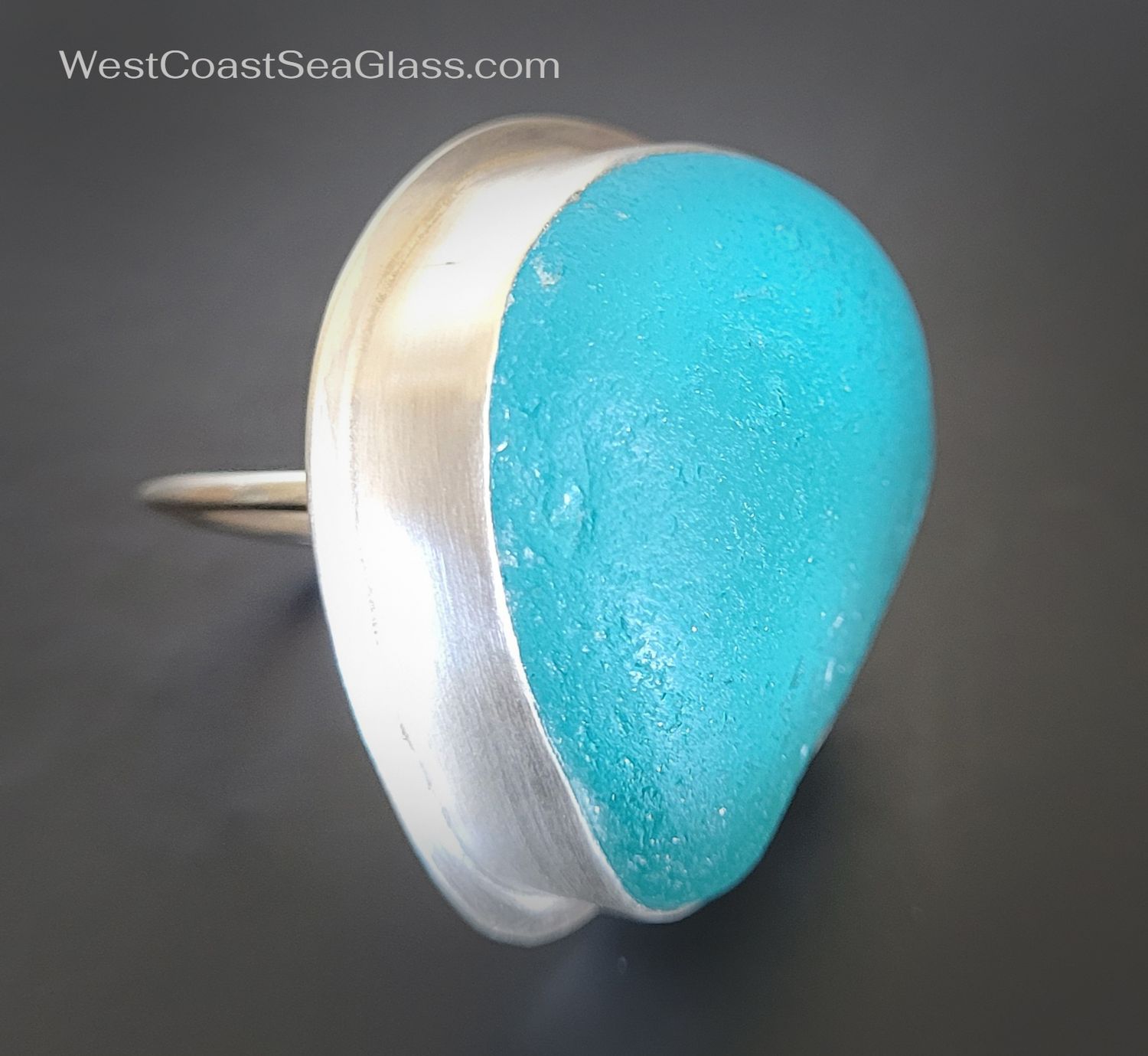 Aqua Blue Teardrop - Size 8