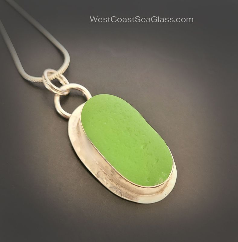 GLOWING UV Relic Necklace