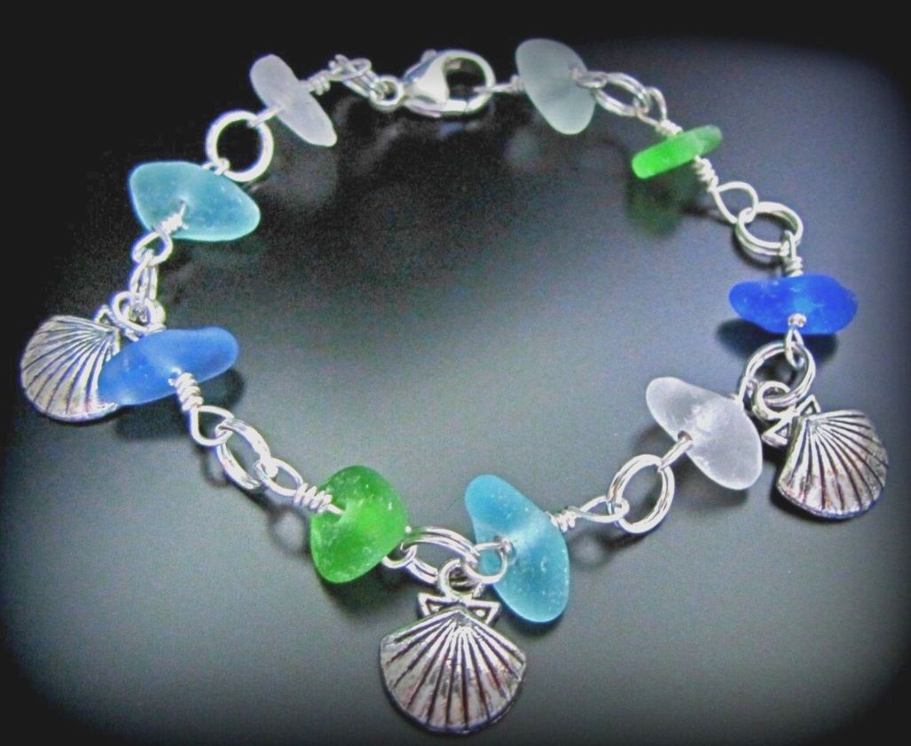 Sea Charm Bracelet - 9pc w/Clam Shells Sea Charm Bracelet - 9pc w/Clam Shells