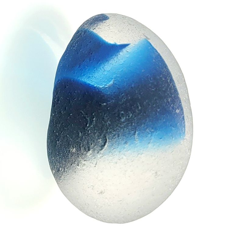 Multicolor Waves of Blue