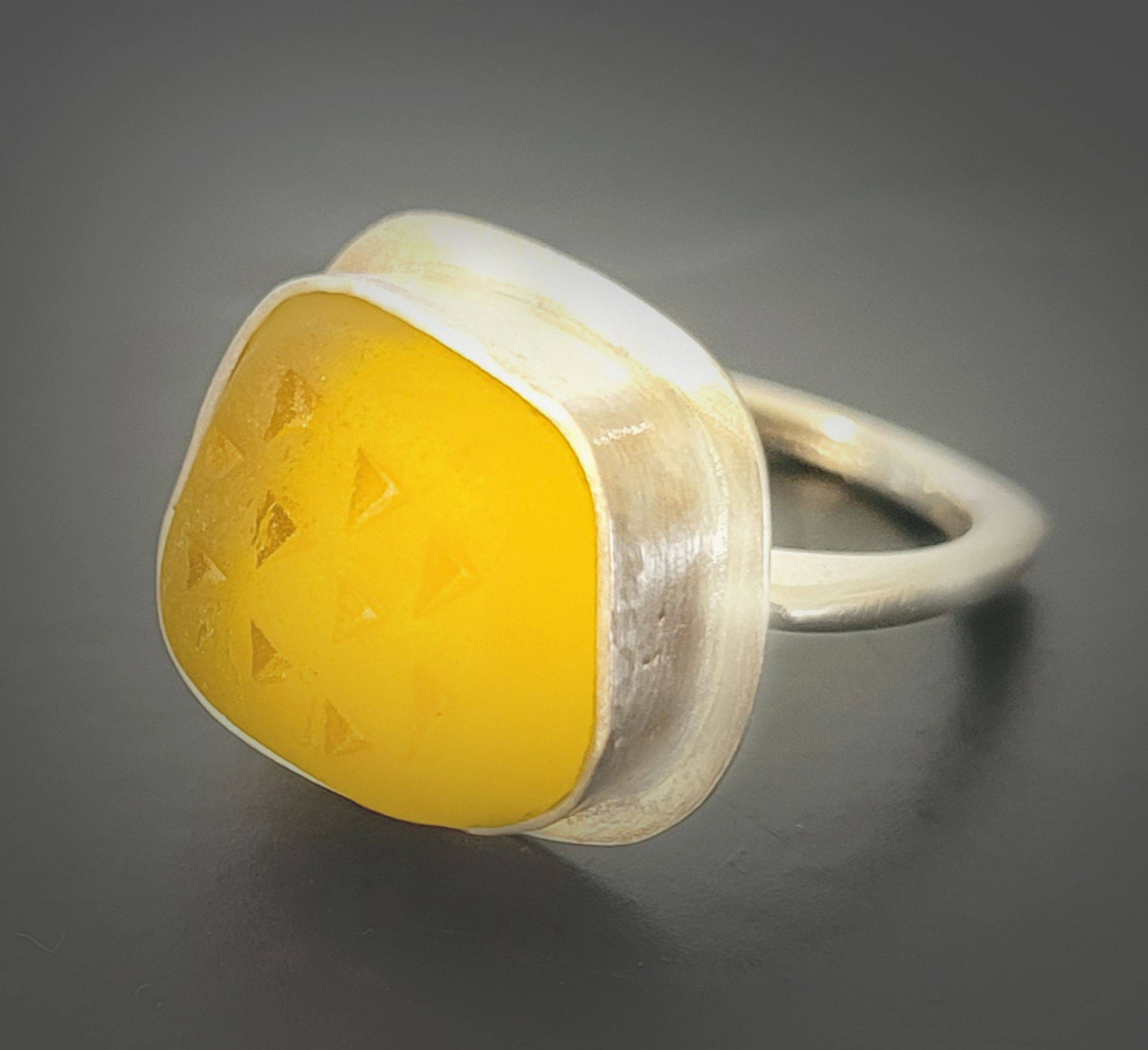 GLOWY Yellow Facet Ring - Size 6.5