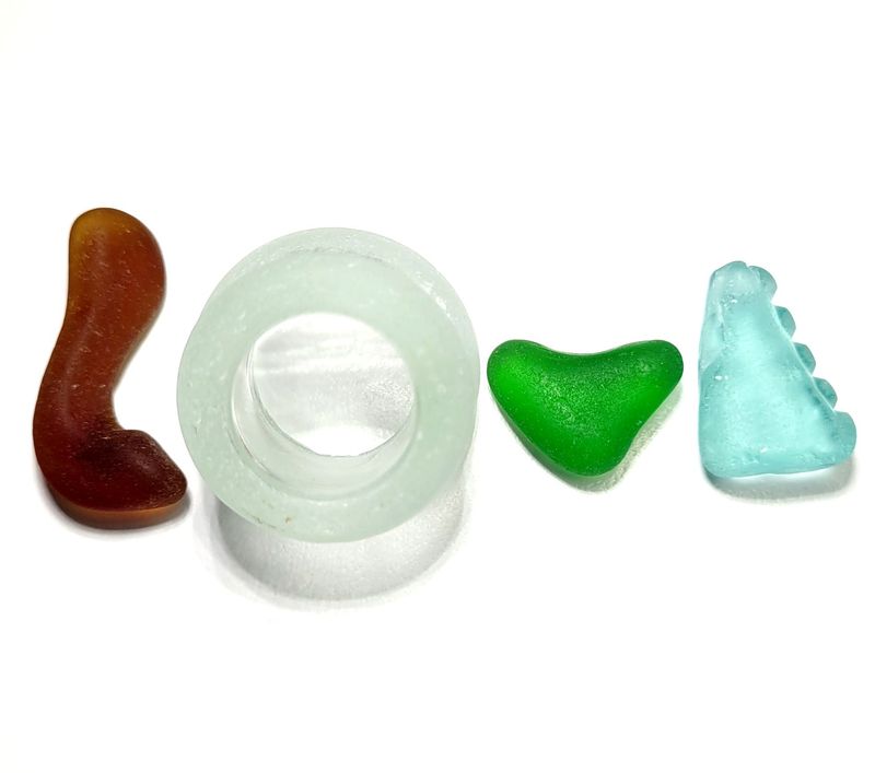 "LOVE" in Glass - 4pcs