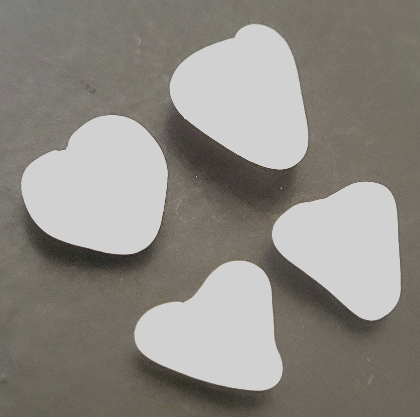 White Pee Wee Hearts- 4pcs White Pee Wee Hearts- 4pcs
