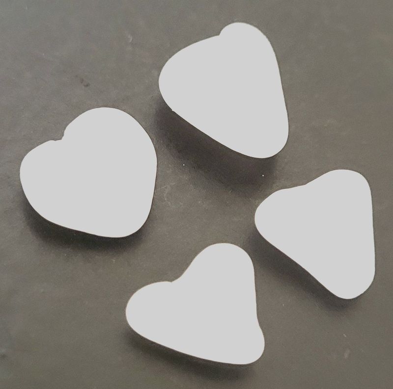 White Pee Wee Hearts- 4pcs White Pee Wee Hearts- 4pcs