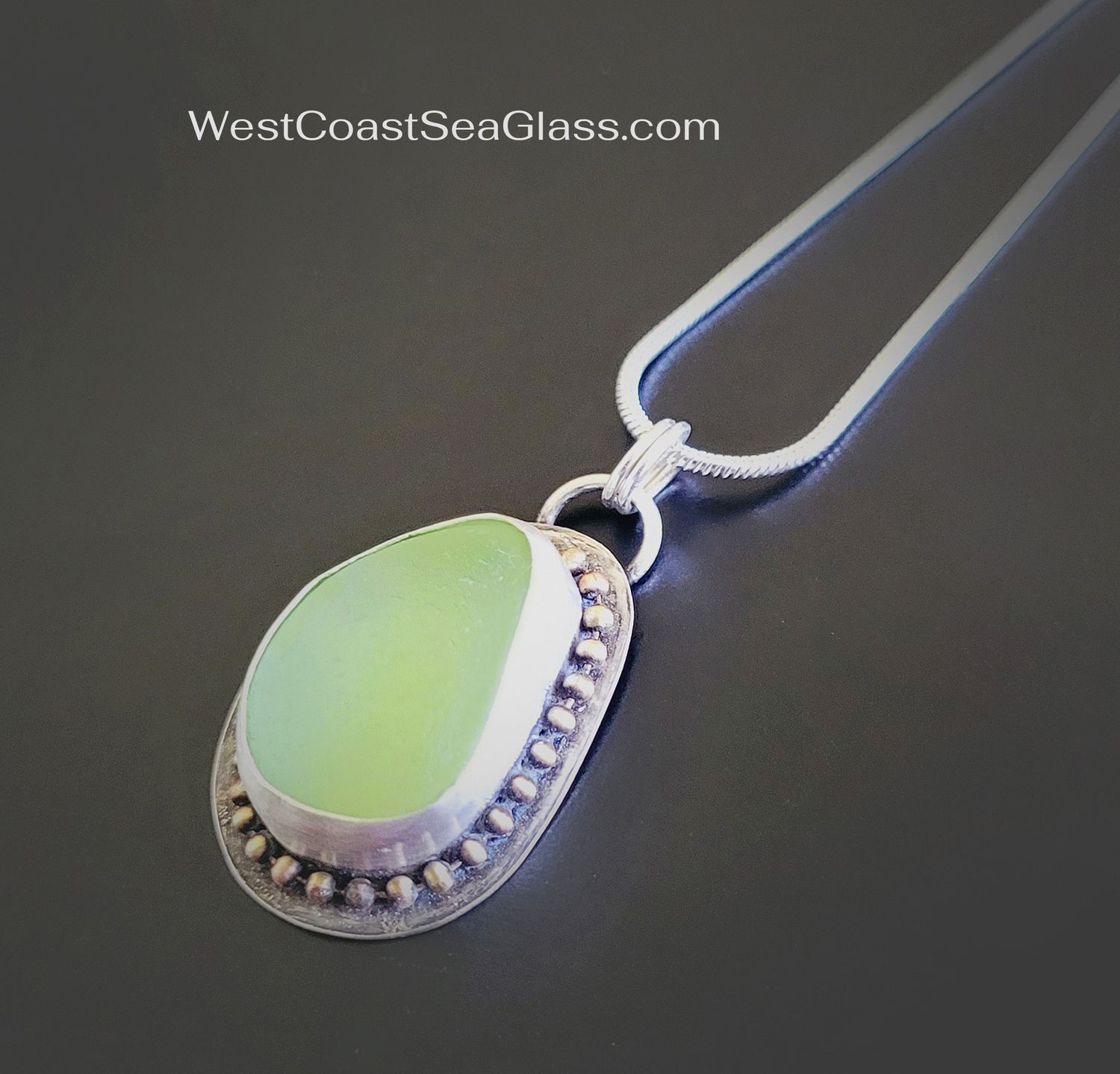 Teardrop UV Glower Necklace