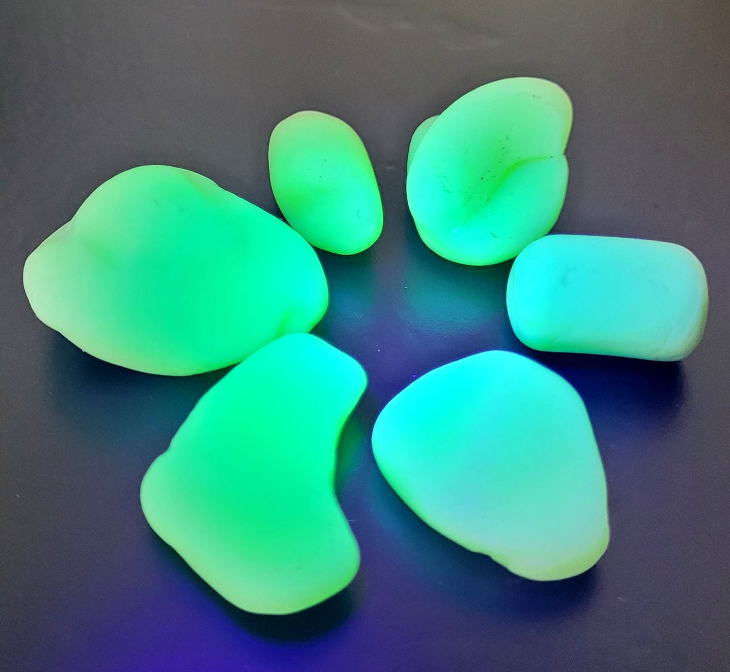 Super U.V. Green Milk Glass  - 6pcs
