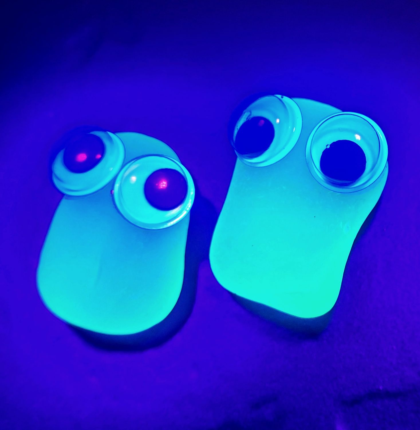 UV Googly Glowy Ghouls - 2 Lg.
