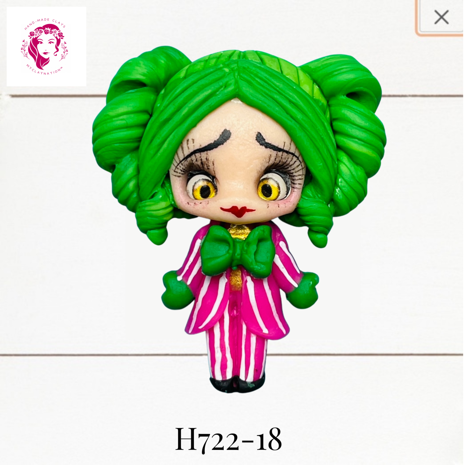 H722-18: Halloween Clay Bow Center