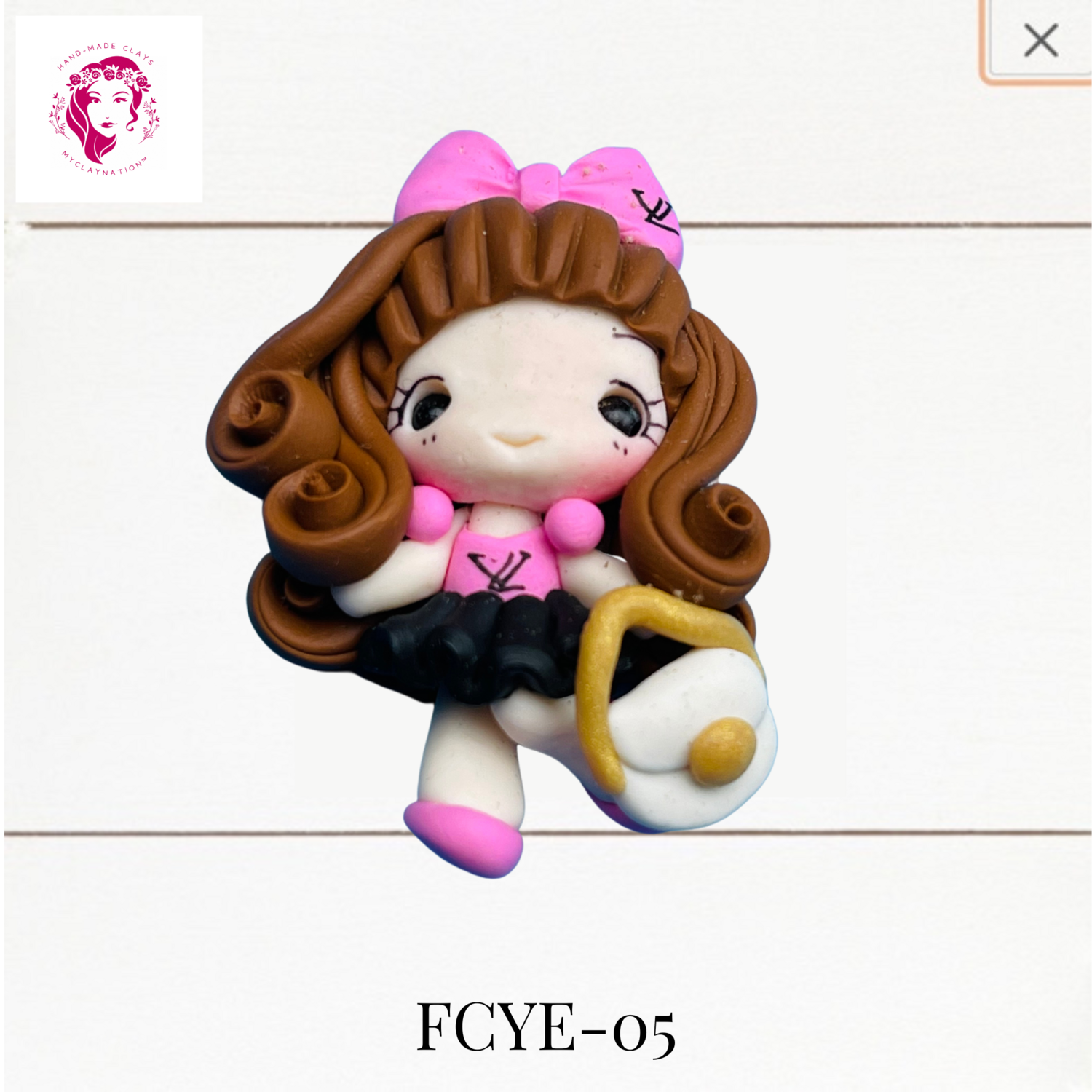 FCYE-05: Fancy Outfits Clay Bow Center