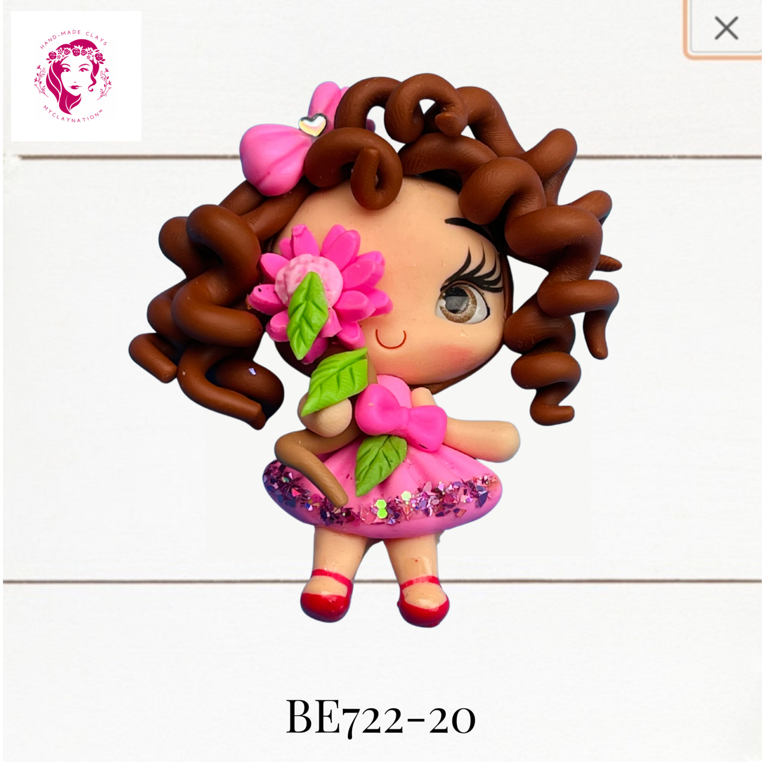 BE722-20: Big Eyes Clay Bow Center (LRG)