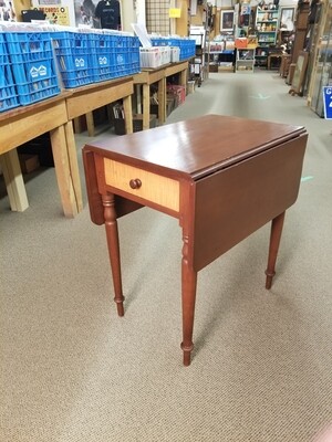 Pembroke Table With Two Drawers