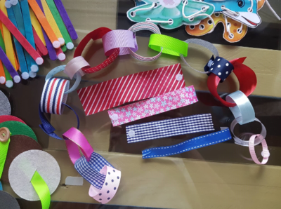 Busy bag activities. Busy bag. Toddler activities for quite time. 4 activities for fine motor skills. Busy book. Montessori activity.