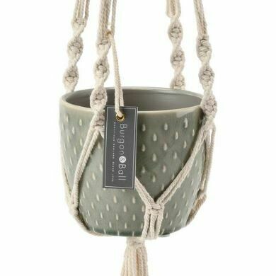 Pot is in soft grey with a lovely crackle glaze,. The hanging macramé pot is a classic boho style statement and looks beautiful with a trailing plant spilling from it.

