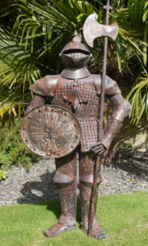 Look at the craftmanship that has been adopted in the making of our Lancelot.