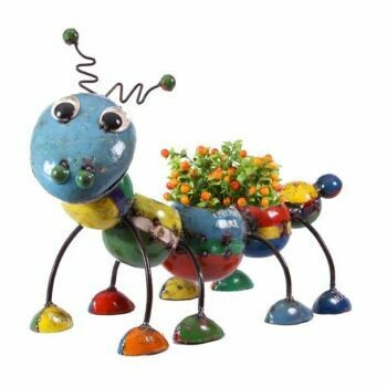 It's Camilla, our happy caterpillar! Made from metal, she's a flowerpot holder that can hold up to three pots at a time.