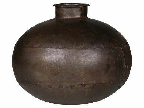 Grimaud Old Vase
Antique Coal Finish.
Round Wide Vase with small neck