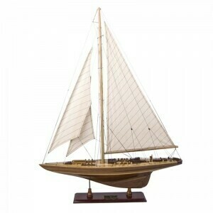 Endeavour Classic Wood Yacht