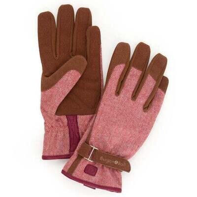 Such lovely practical tweed gardening gloves.