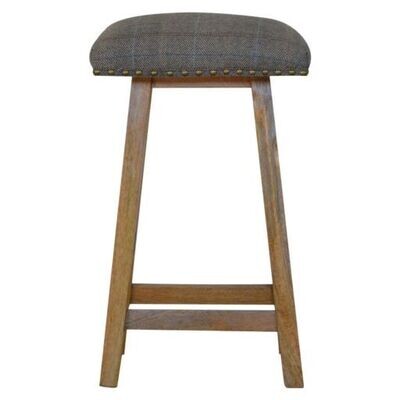 A classic and classy look to the Multi Tweed Bar Stool that fits into most situations.