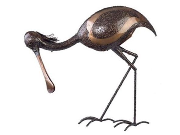 What a glorious work of art! Made from 100% recycled metals, this spoonbill is just wonderful in any gsarden or indoors too.